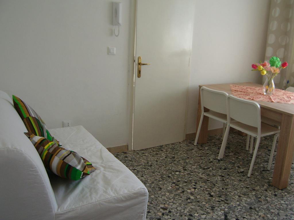 Appartamenti Condominio Daniele Grado Ruang foto