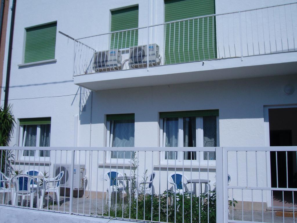 Appartamenti Condominio Daniele Grado Ruang foto