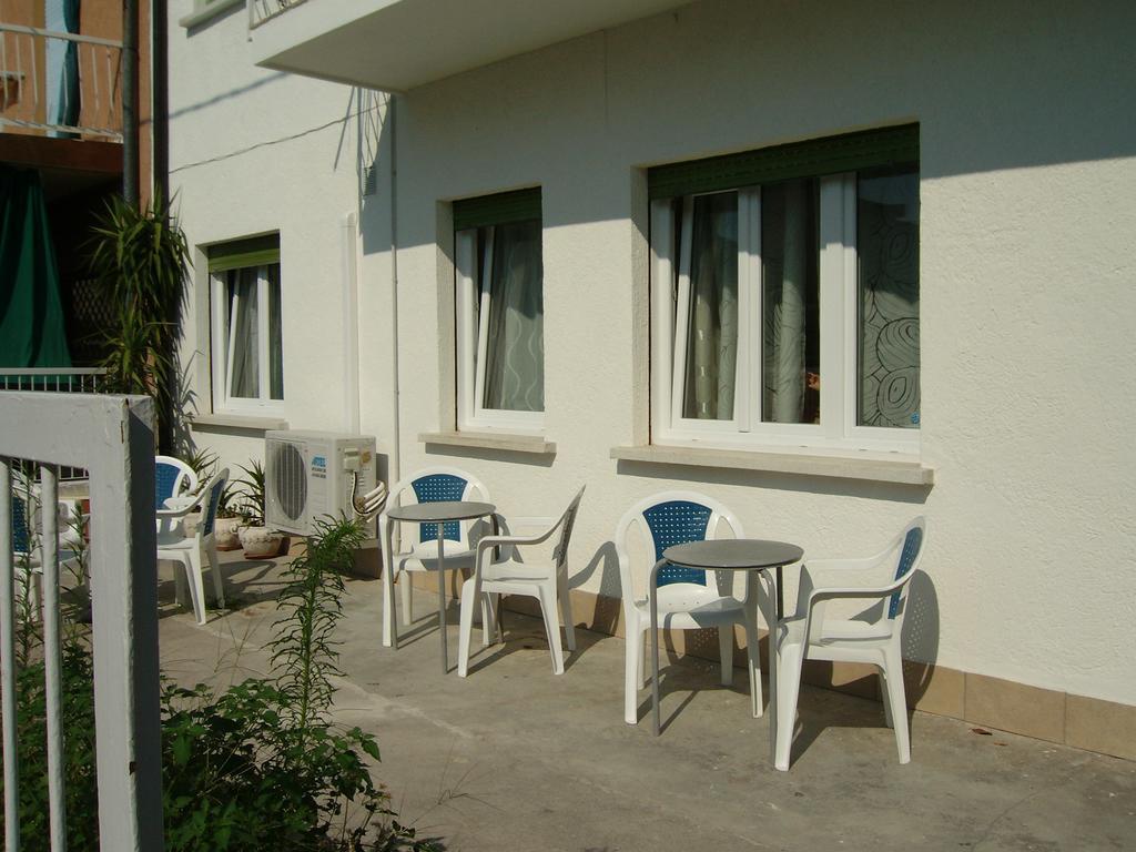 Appartamenti Condominio Daniele Grado Ruang foto